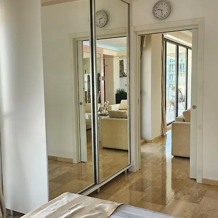 Luxury Mamaia Nord 公寓 那沃达利